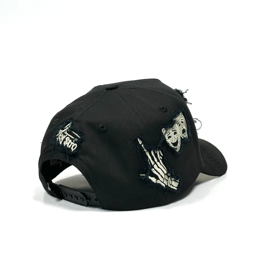 ᚦᚺᛖ ᛗᛟᛟᚾ